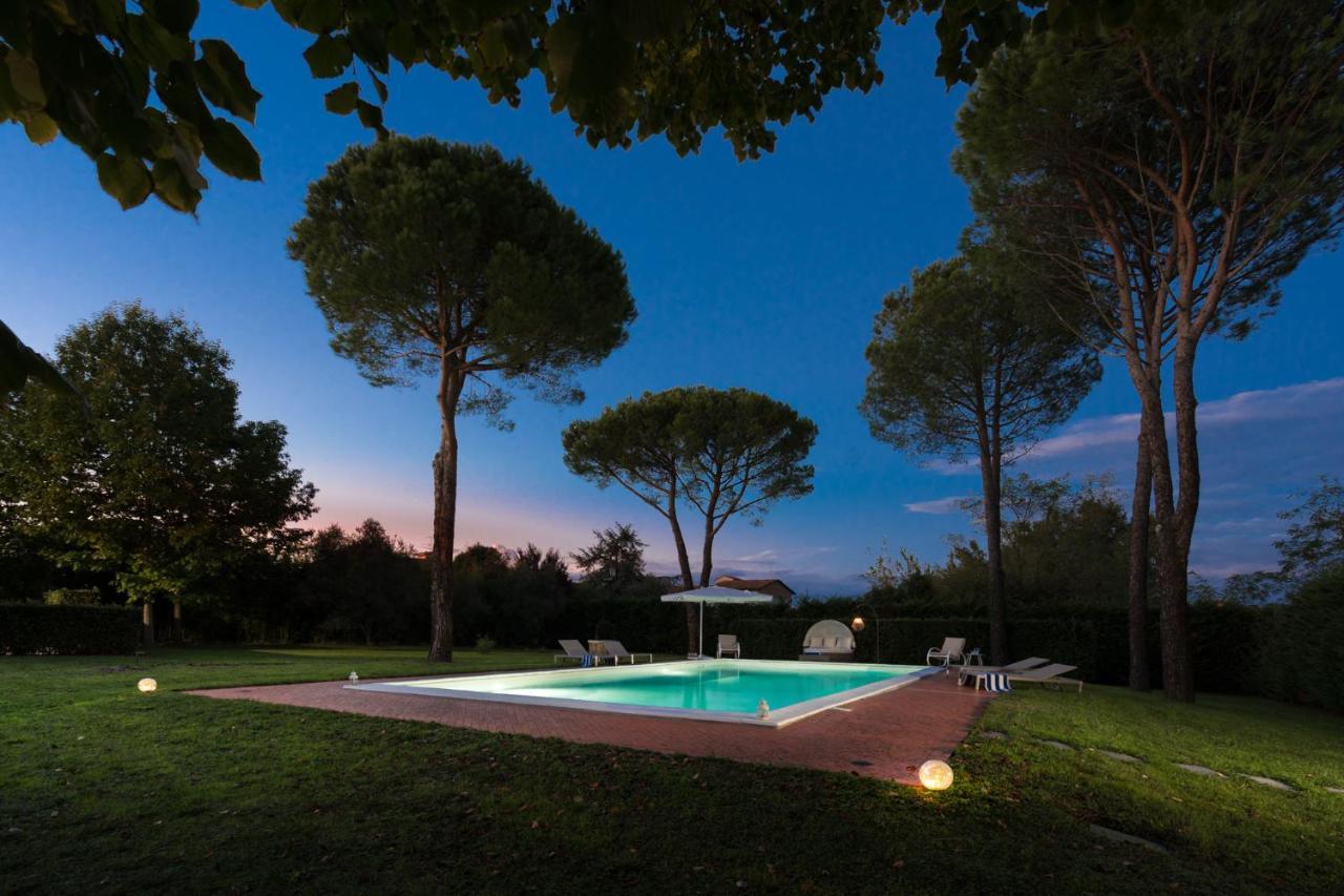 Villa Ines Charme Near Lucca 알토파시오 외부 사진